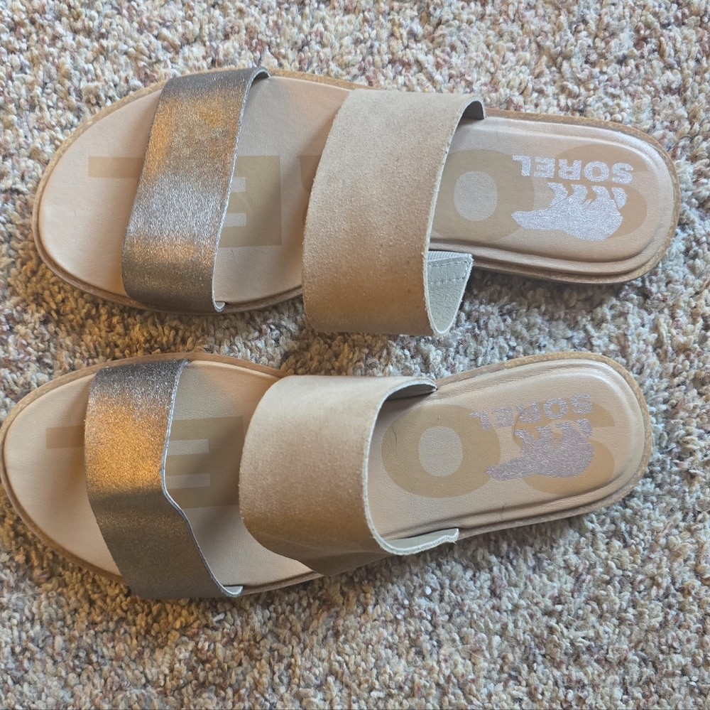 Sorel Women's Sandals in Tan and Metallic Gold